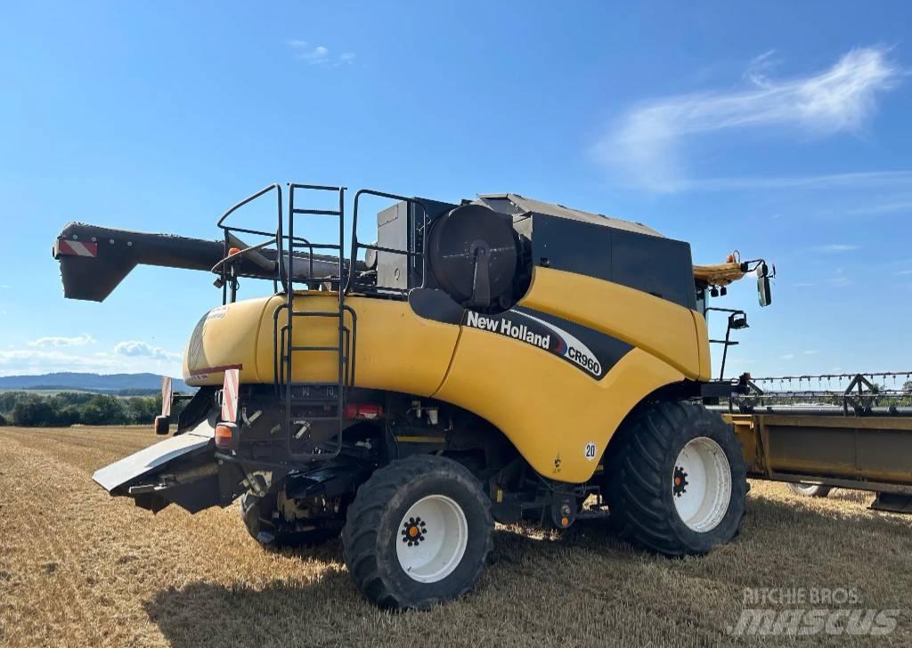 New Holland CR 960 Combine harvesters