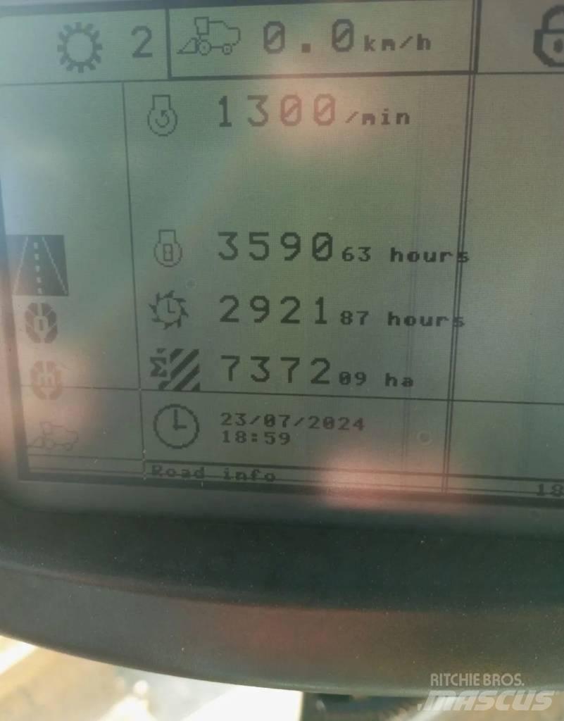 New Holland CR 960 Combine harvesters