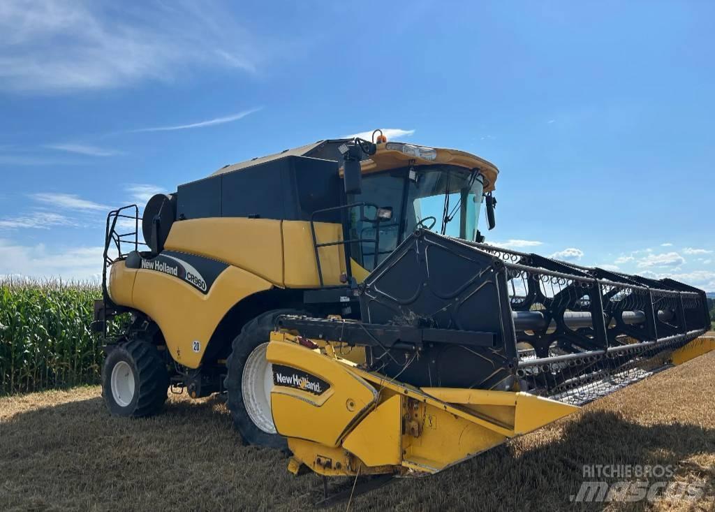 New Holland CR 960 Combine harvesters
