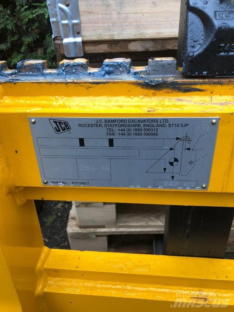 JCB PALLET FORKS Other loading and digging and accessories