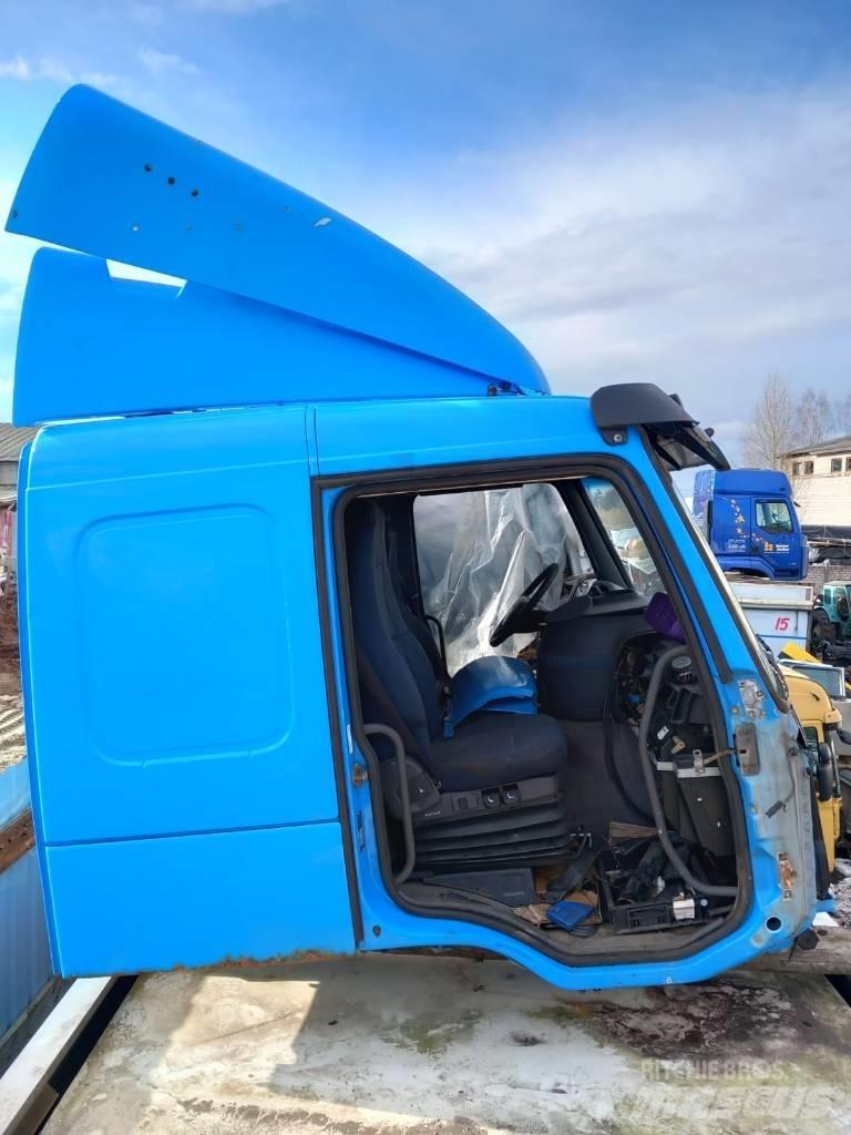 Volvo FM 9.320 Cabins and interior