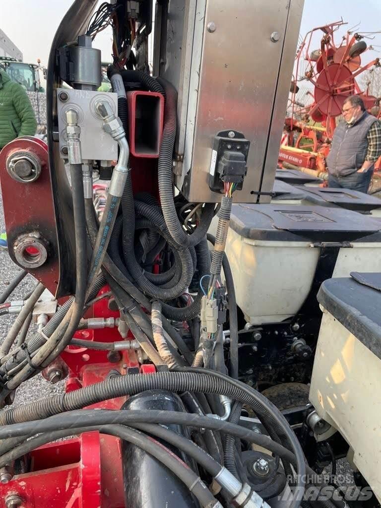 Kinze 8 FILE Planters