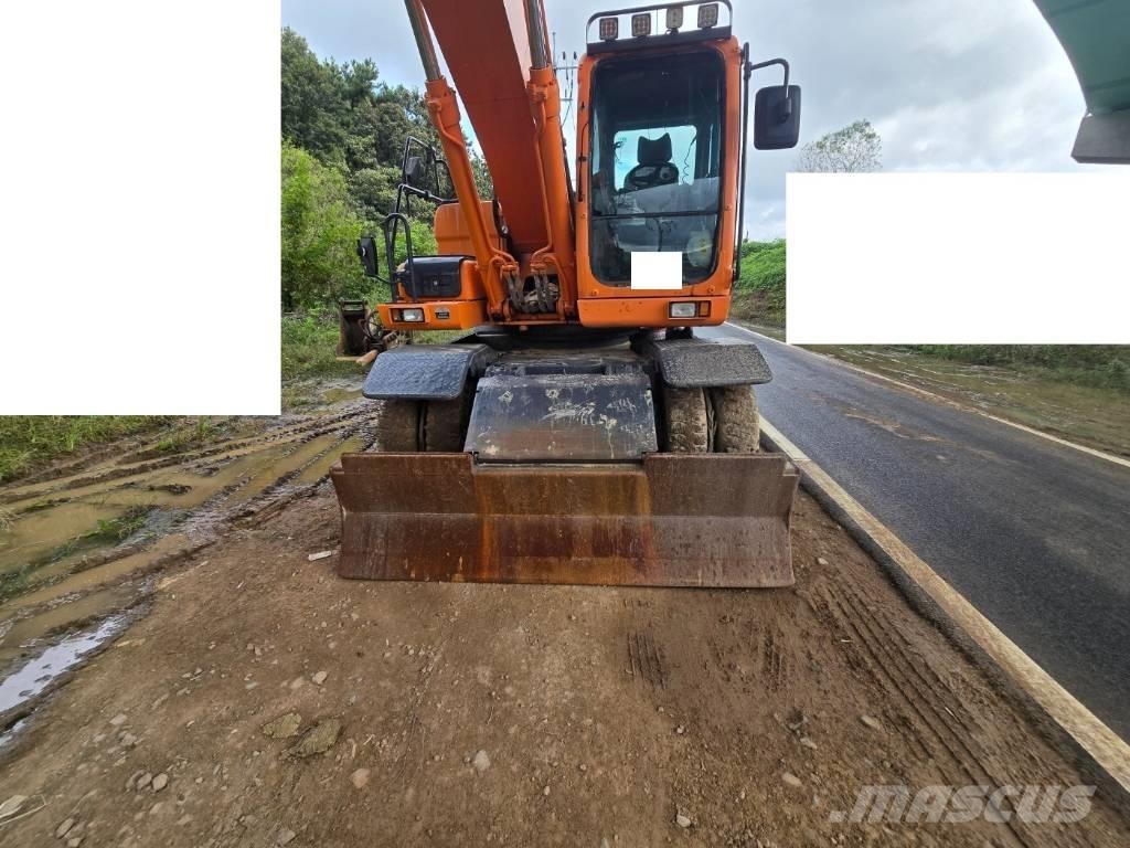 Doosan DX 210 W Wheeled excavators
