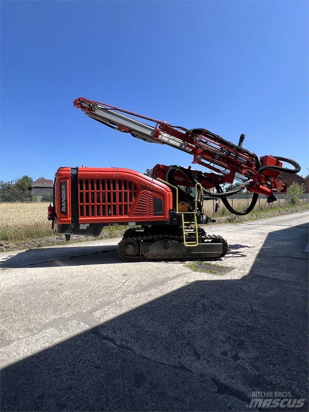 Sandvik dx910i Surface drill rigs
