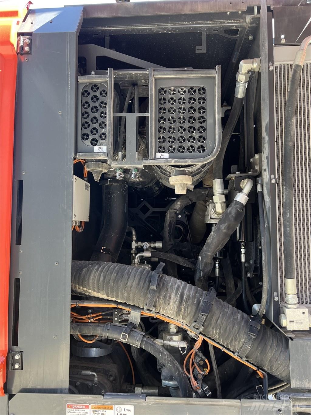 Sandvik dx910i Surface drill rigs