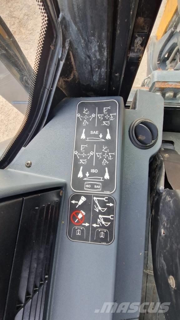 Terex TLB 890 Backhoe loaders