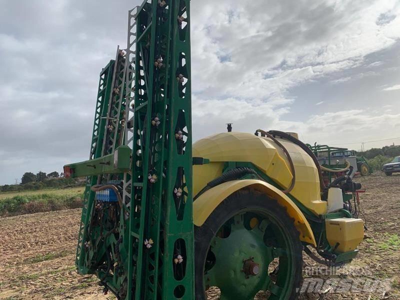 Pacific 3000 lts Trailed sprayers