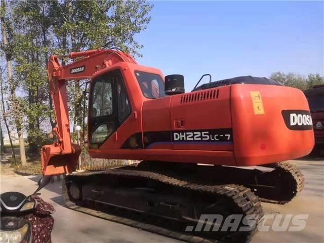 Doosan DH225 Crawler excavators