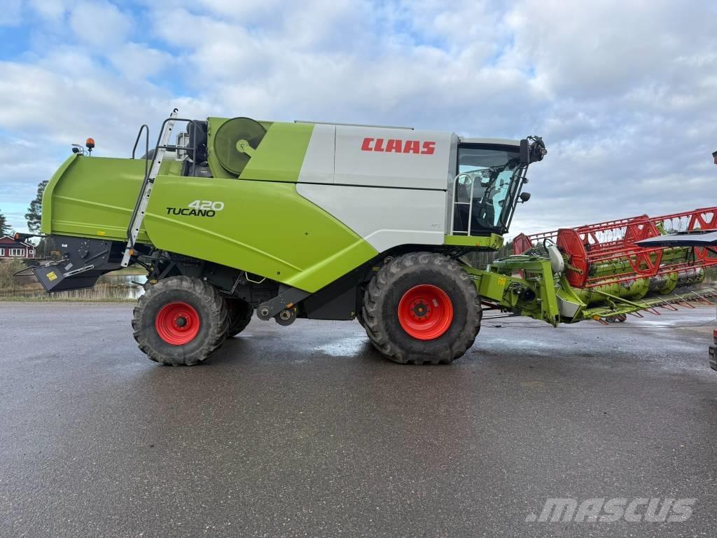 CLAAS Tucano 420 Combine harvesters