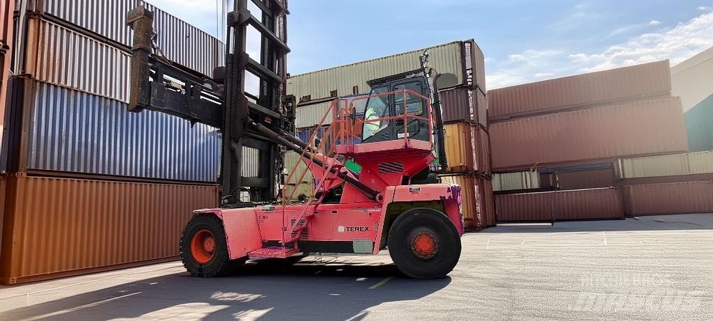 Terex FDC 25K Reachstackers
