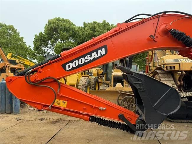 Doosan DX 225 LC Crawler excavators