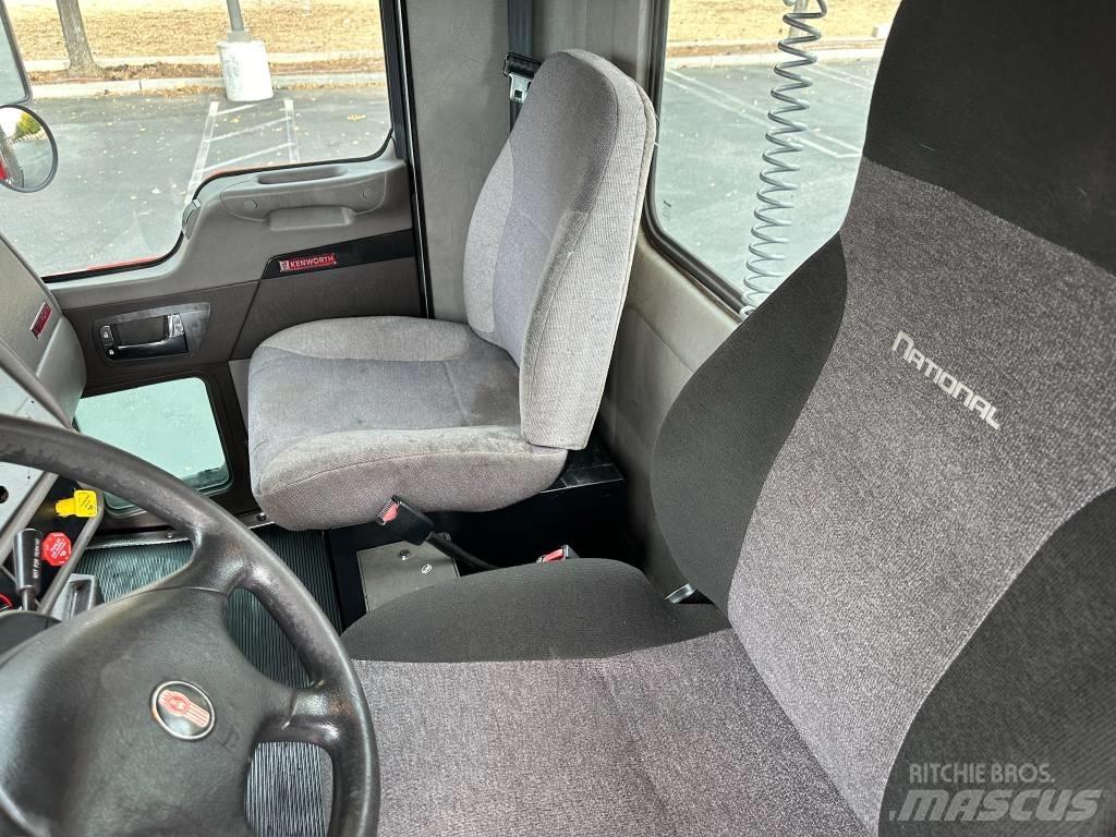 Kenworth T370 Tractor Units