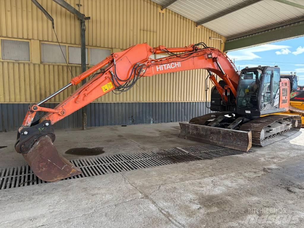 Hitachi ZX 225 Crawler excavators