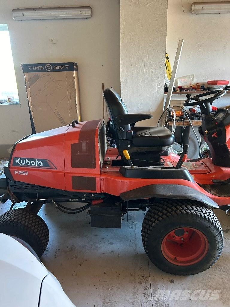 Kubota F 251 Mounted and trailed mowers