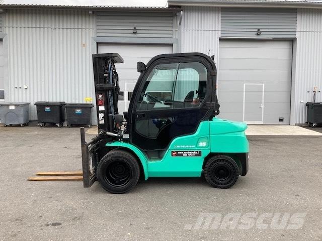 Mitsubishi FD35N Diesel trucks