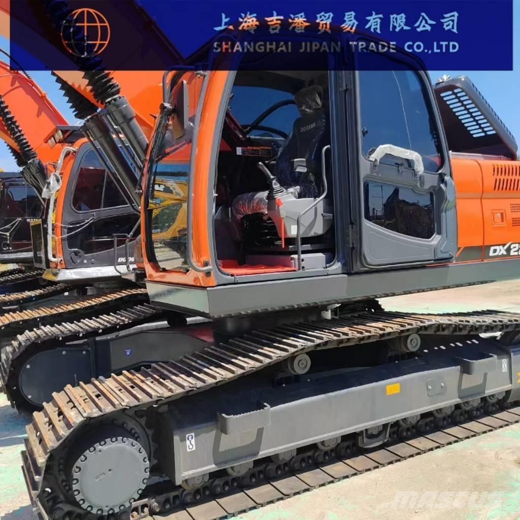 Doosan DX 225 Crawler excavators