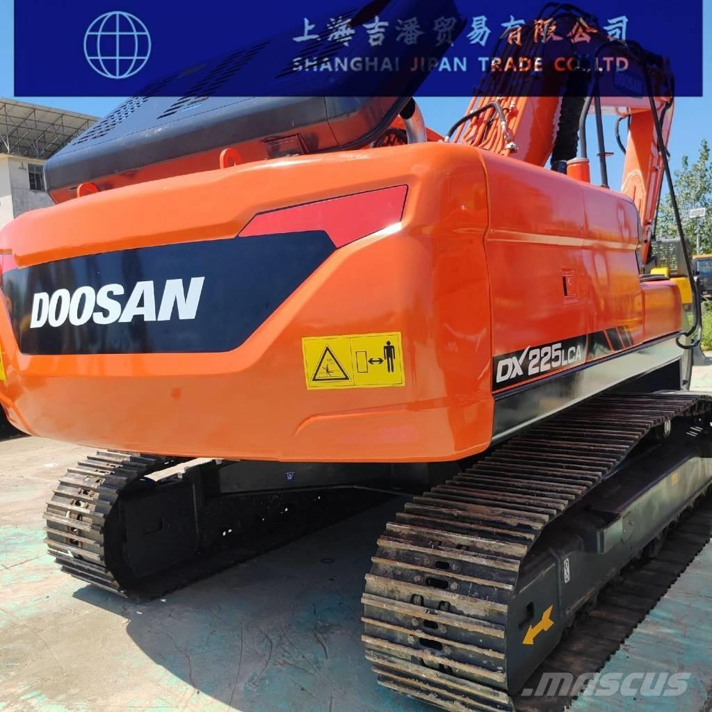 Doosan DX 225 Crawler excavators