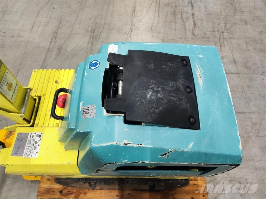 Ammann APH 65/85 Plate compactors