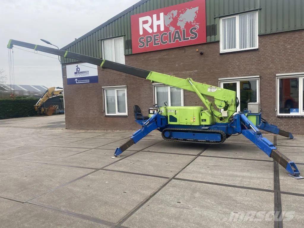 Maeda MC-305C Tracked cranes