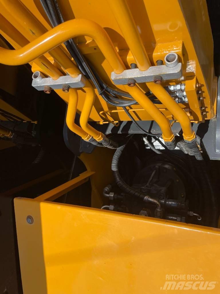 XCMG 150 Crawler excavators