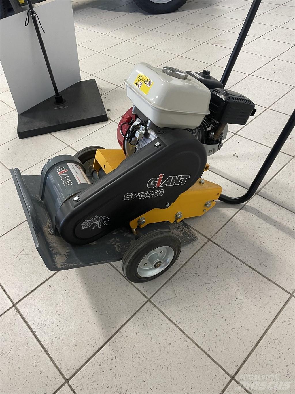 GiANT GP1545G Plate compactors