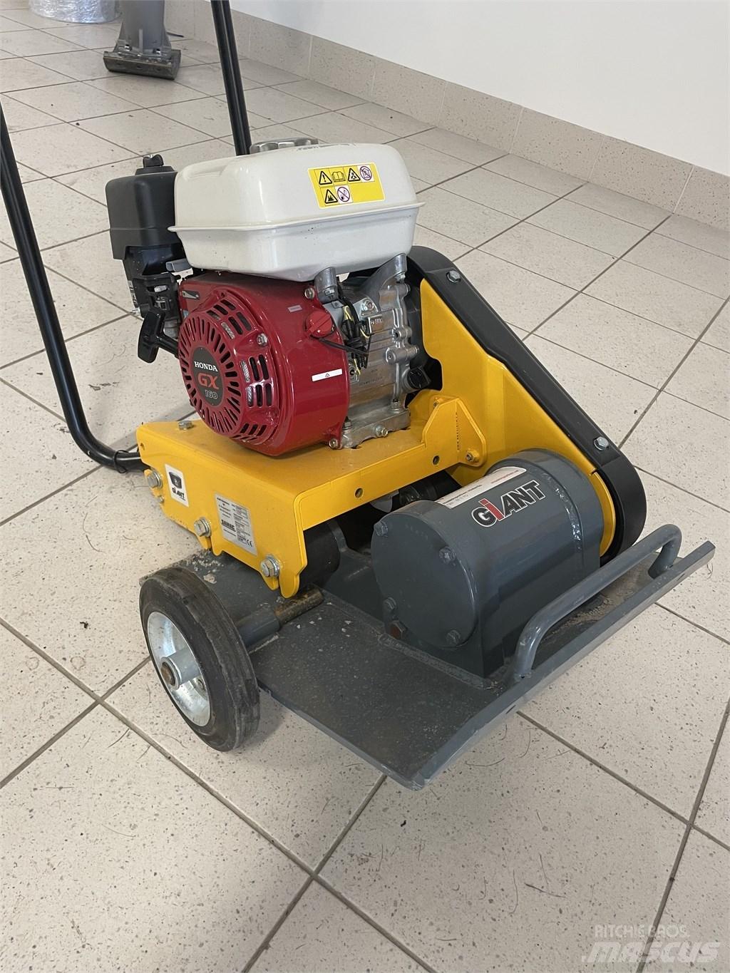 GiANT GP1545G Plate compactors