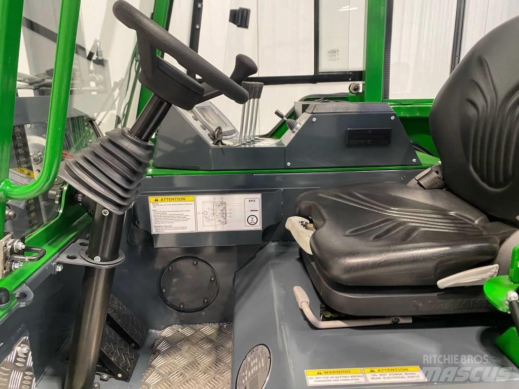 Combilift CBE2500 4-way reach trucks