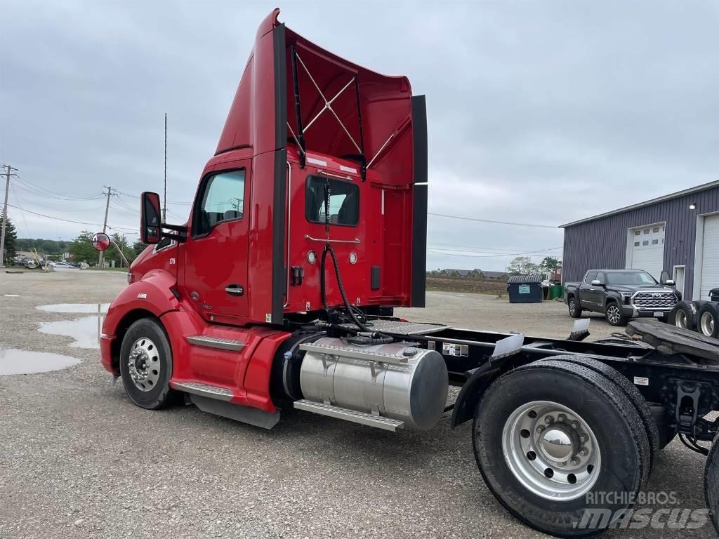 Kenworth T 680 Tractor Units