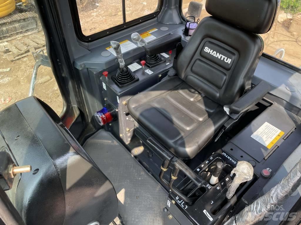 Shantui SD 16 Crawler dozers