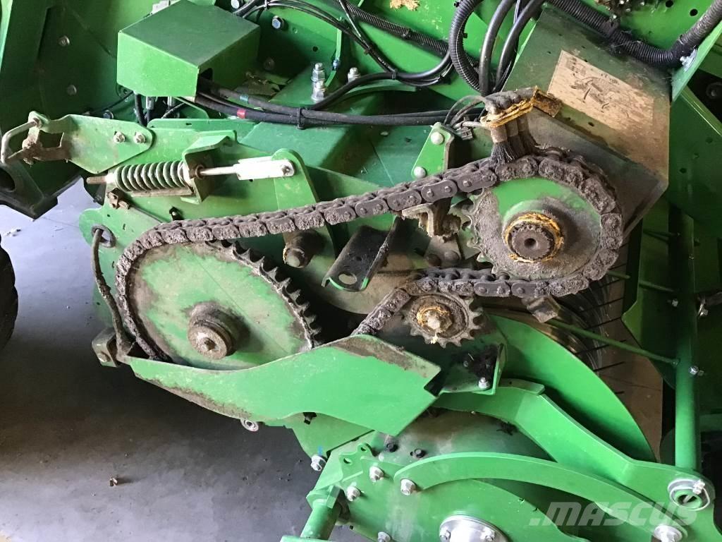 John Deere V461M Round balers