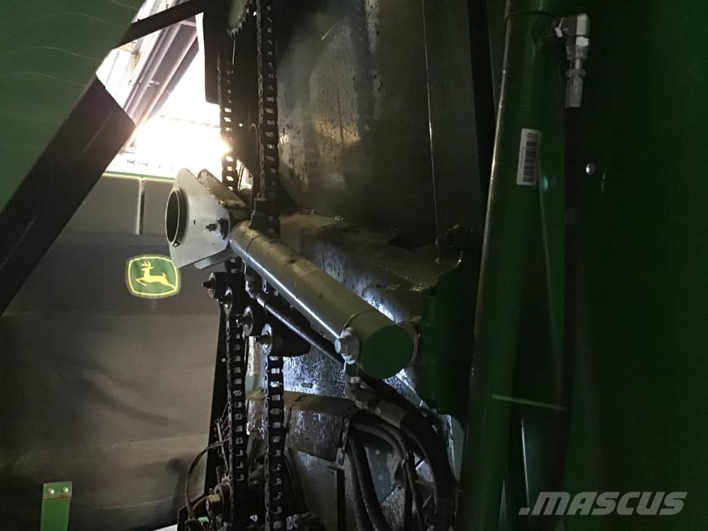 John Deere V461M Round balers