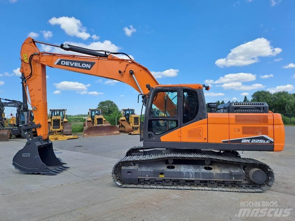 Develon DX225LC-7M Crawler excavators