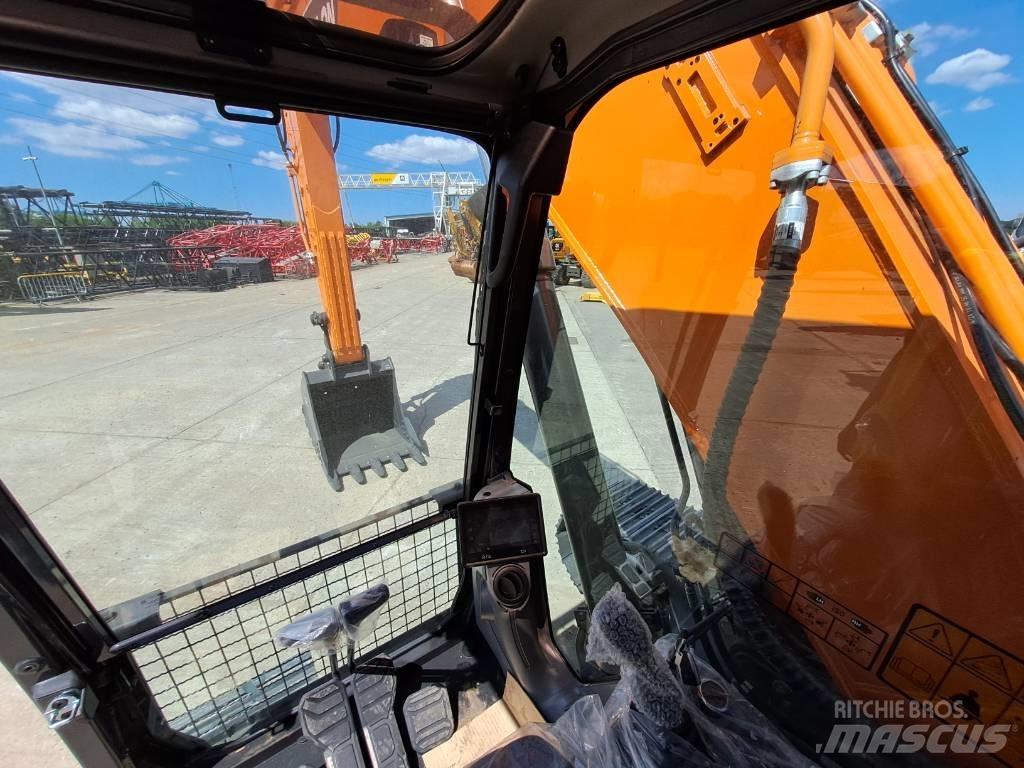 Develon DX225LC-7M Crawler excavators