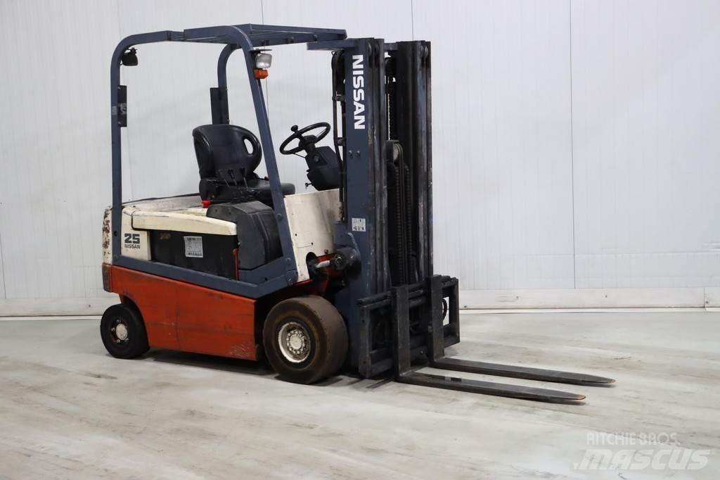 Nissan Q02L25CU Electric forklift trucks