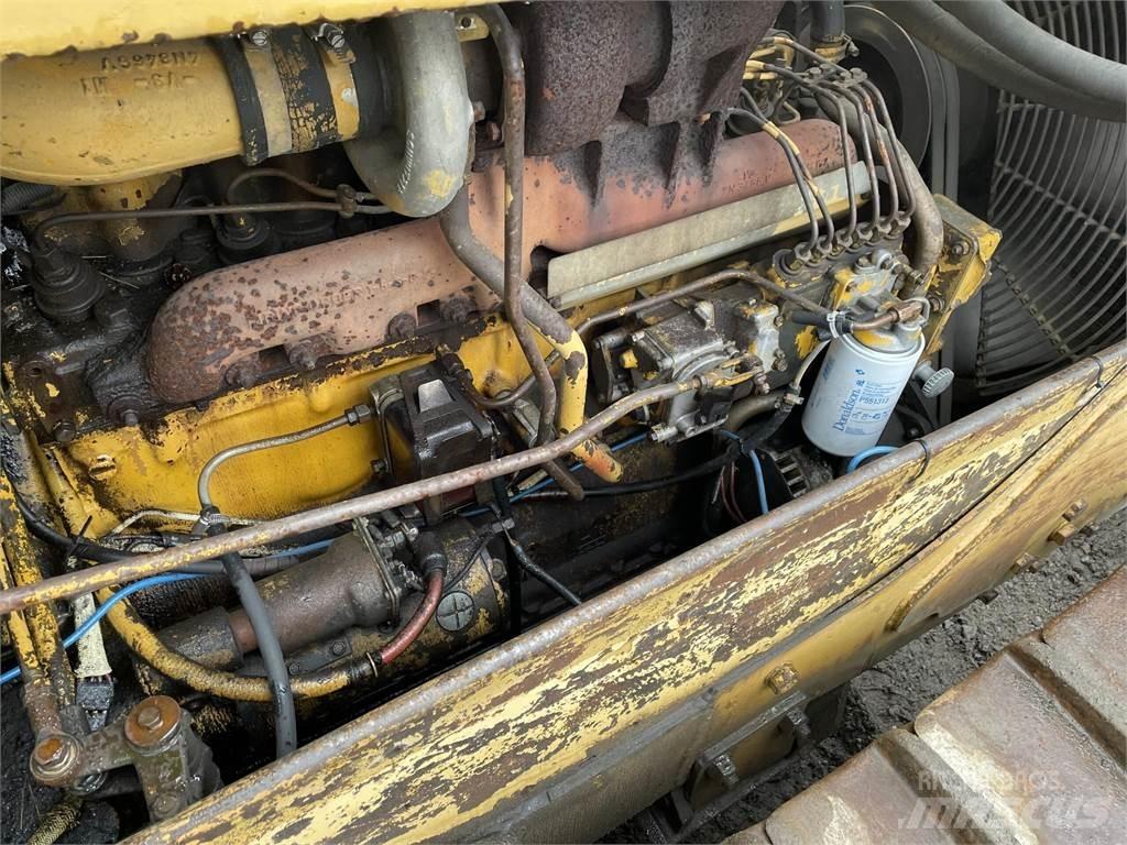 CAT D6D Crawler dozers