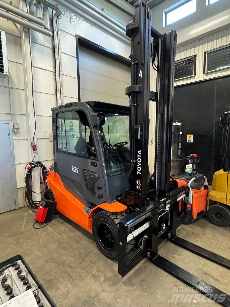 Toyota 8FBMT50 Electric forklift trucks
