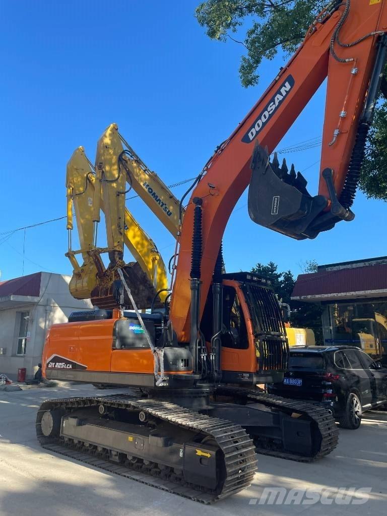 Doosan DX 225 LC Midi excavators  7t - 12t