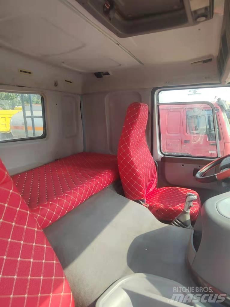 Howo 375 8X4 Crane trucks