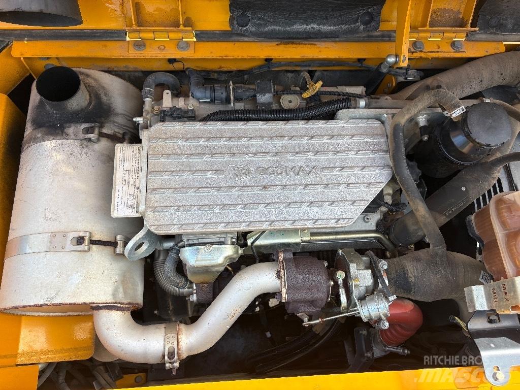 JCB JS 131 Crawler excavators