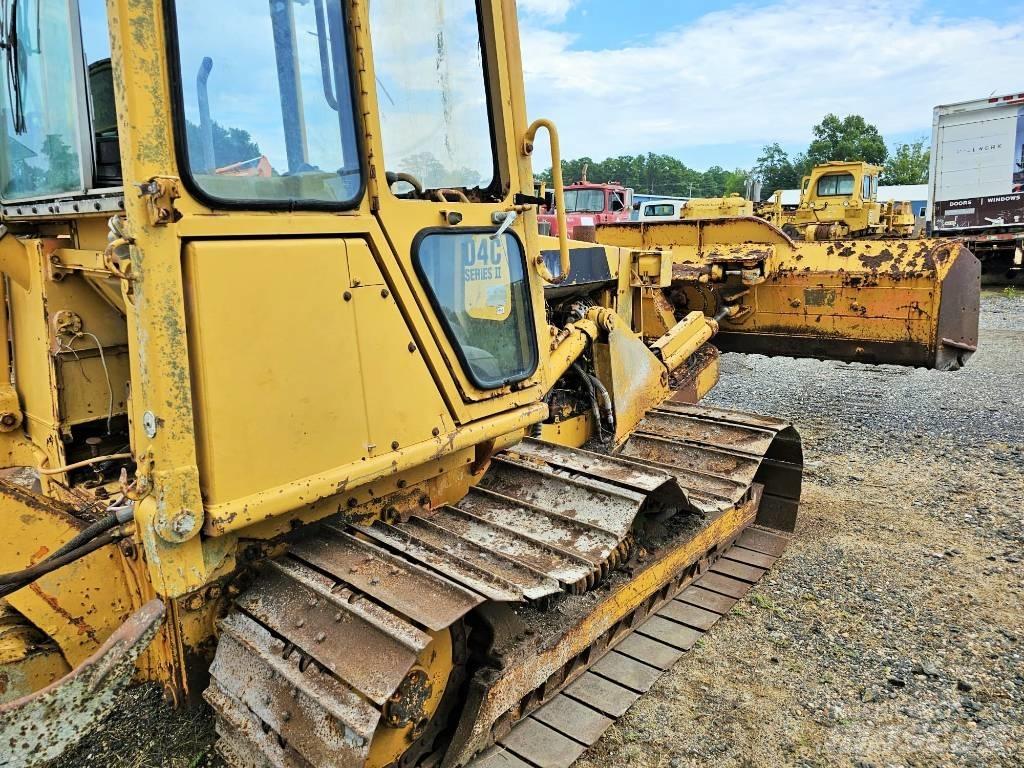 CAT D 4 C Crawler dozers