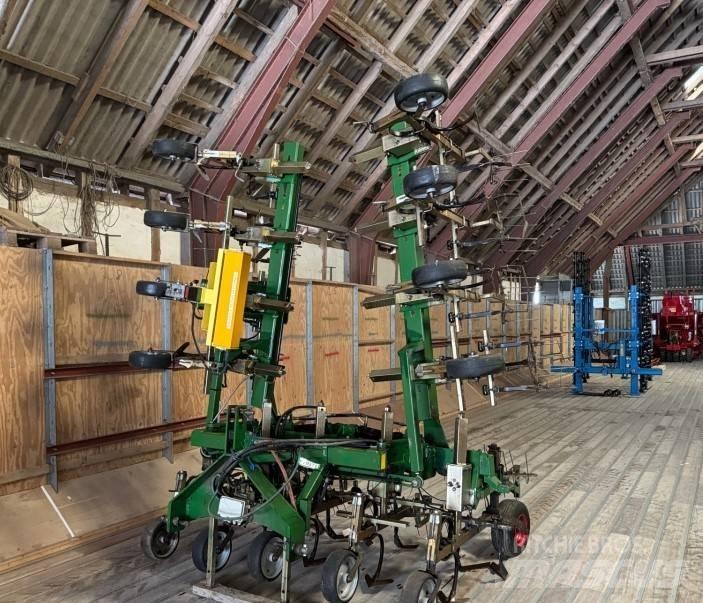 Thyregod TRV 12 Row crop cultivators