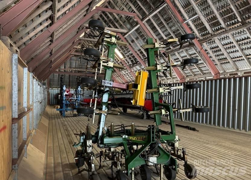 Thyregod TRV 12 Row crop cultivators