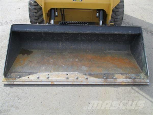 CAT 236 D Skid steer loaders