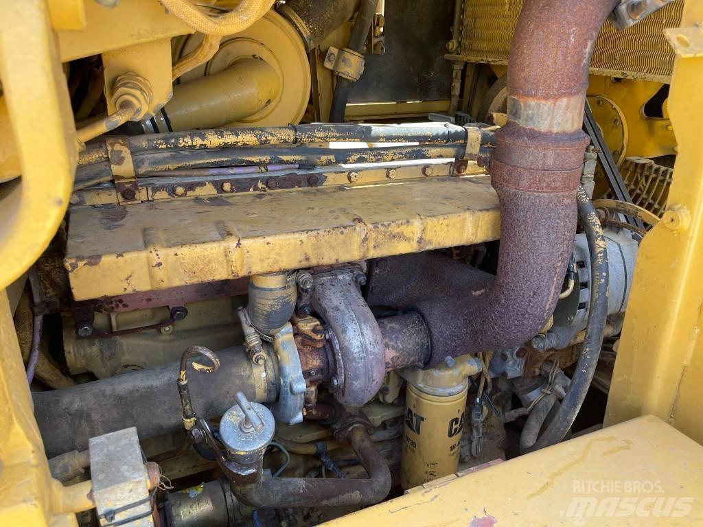 CAT 963B Crawler loaders