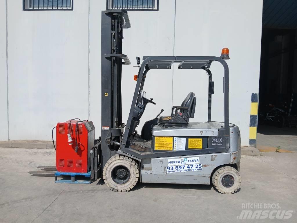 Nissan GQ02 L 30 CU Electric forklift trucks