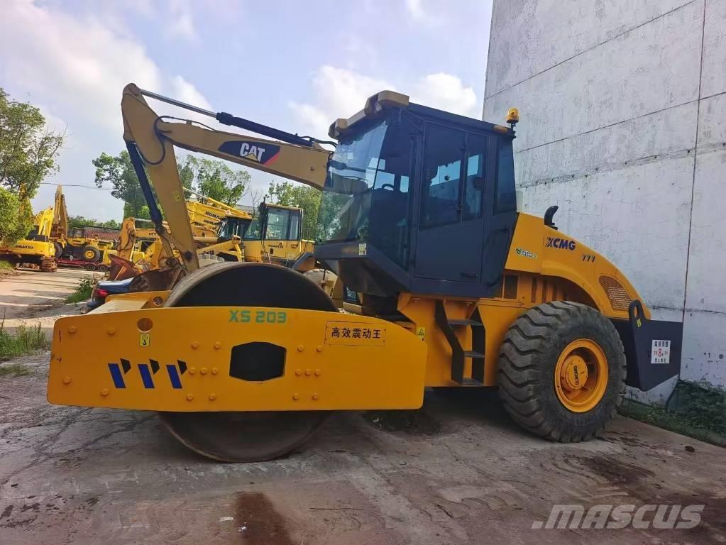 XCMG XS 203 J Single drum rollers