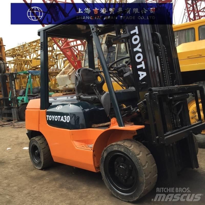 Toyota 7 FD 30 Diesel trucks