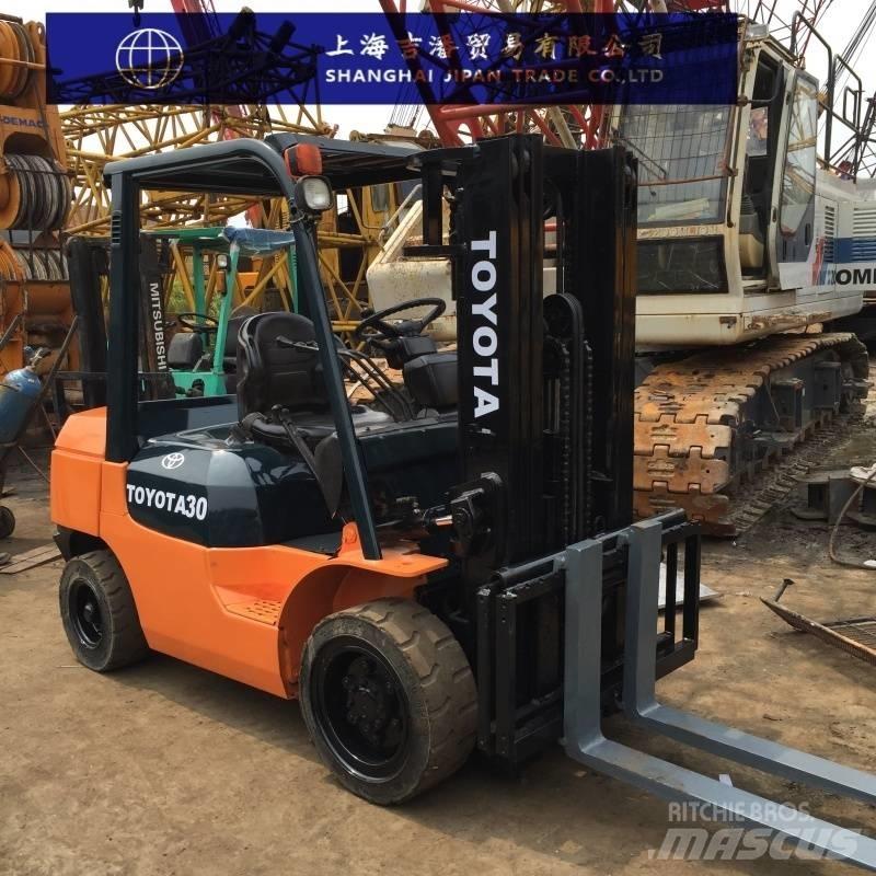 Toyota 7 FD 30 Diesel trucks