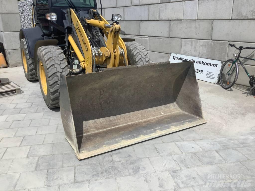 Komatsu WA100M-8 Wheel loaders