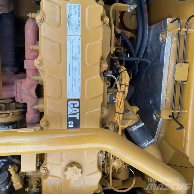 CAT 330 Crawler excavators
